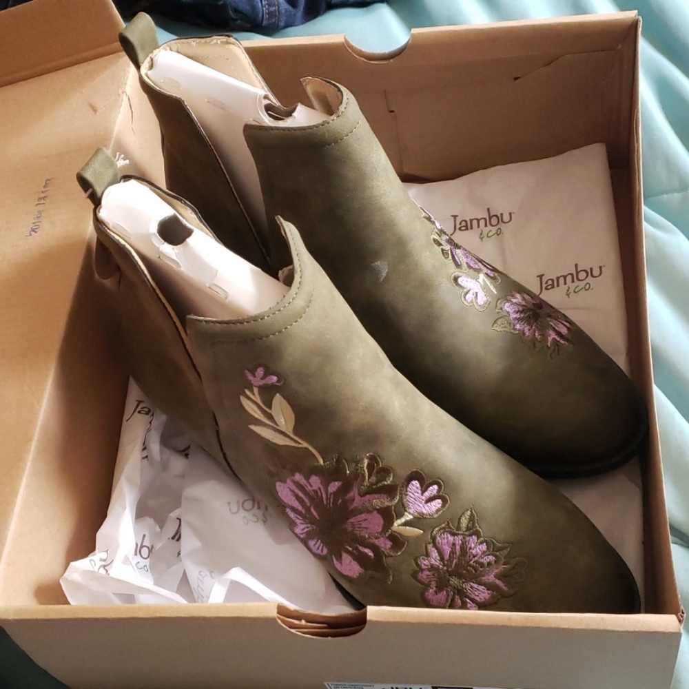 Ladies boots